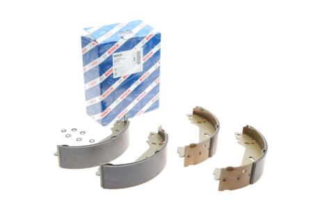 Колодки гальмівні барабанні (комплект 4 шт) BOSCH 0986487835