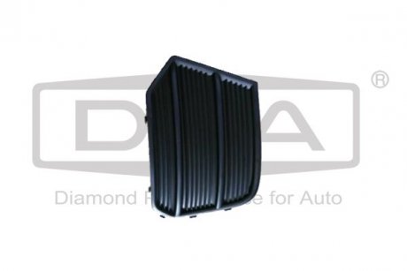 Решетка противотуманной фары правой (черная) Audi Q3 (11-) Dpa 88071822302