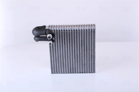 Випарник кондиціонера NISSENS 92188